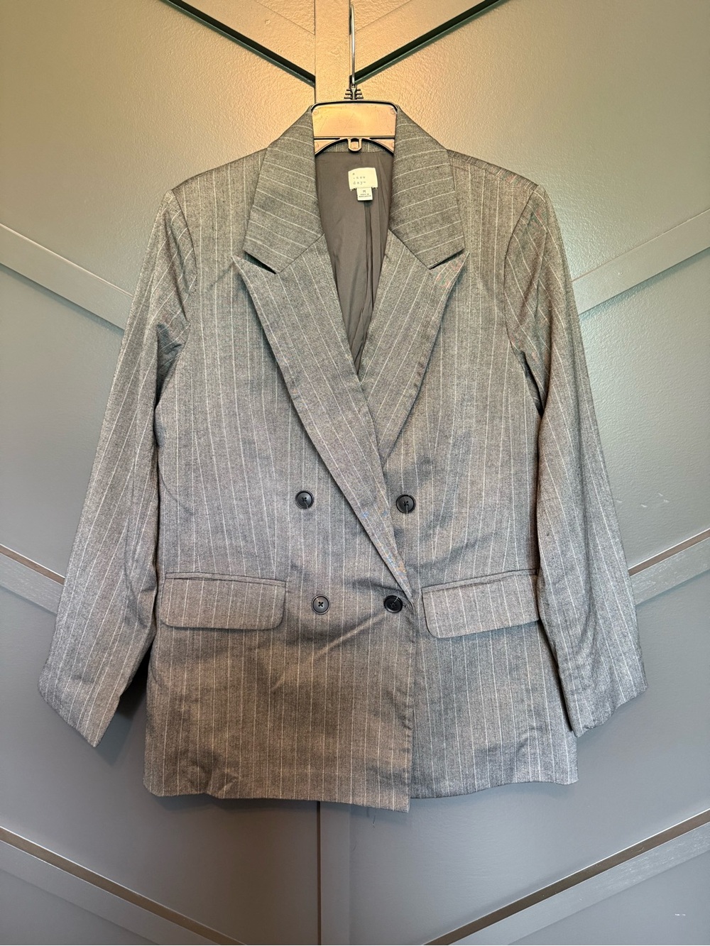 ☀️🌊 a new day Gray Pinstripe Double-Breasted Women's Blazer NWOT